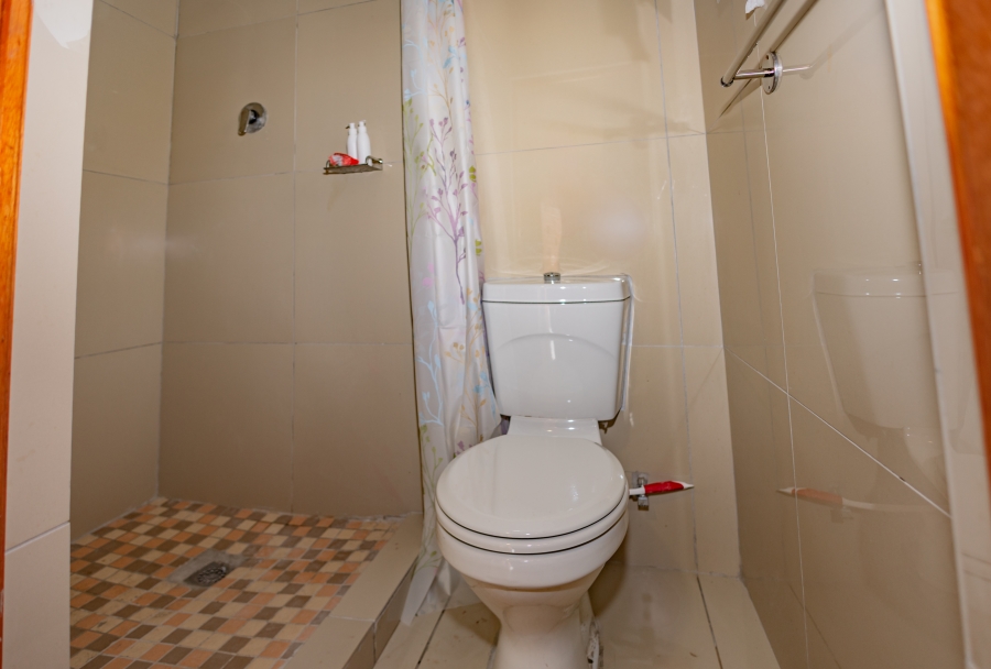 7 Bedroom Property for Sale in Parow Valley Western Cape